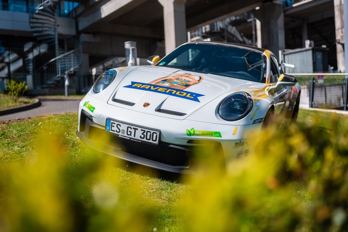 Porsche mit Lackierung unserer Eco-Serie